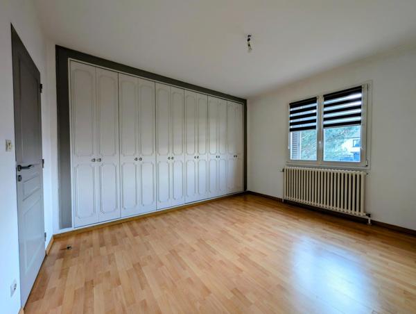 Maison à DOMMARTIN, 69380 - 8 pièces 200m²