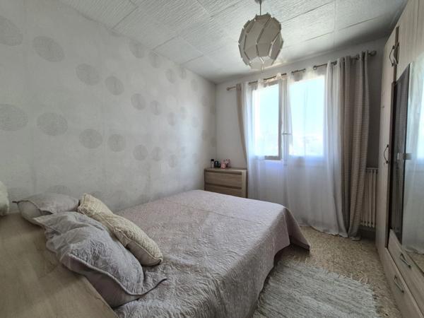 À VENDRE – APPARTEMENT 3 CHAMBRES – 72 m² – VENDU LOUÉ – BALCON, PARKING & CAVE