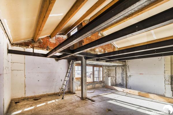 Duplex
                                                                                                                                                                                                                                                                                                                        6 pièce(s)                                                                                                                                                                                                          3 chambre(s)                                                                                                                                                                                                          150  m²