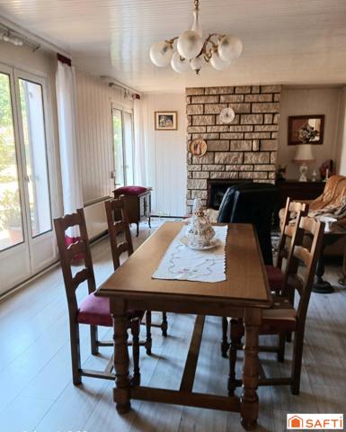 Maison 5 pièces, 3 chambres, terrasse, garage.