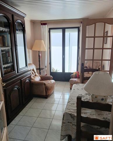 Maison 5 pièces, 3 chambres, terrasse, garage.