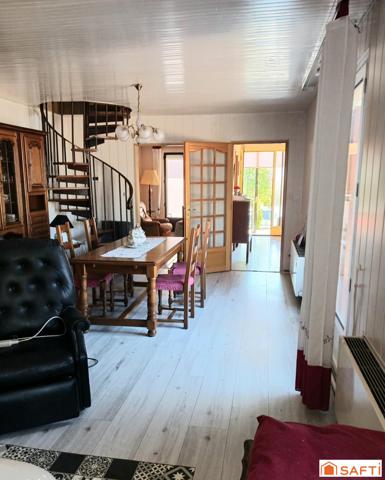 Maison 5 pièces, 3 chambres, terrasse, garage.