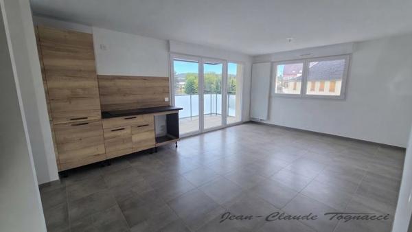 Appartement à Vendre à Delle.