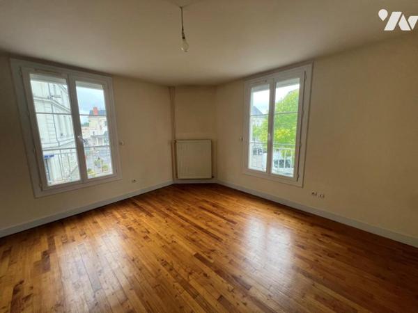 Immeuble à LONGUE centre ville 