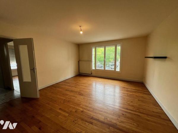 Immeuble à LONGUE centre ville 