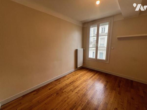 Immeuble à LONGUE centre ville 