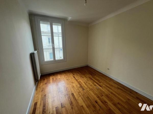 Immeuble à LONGUE centre ville 