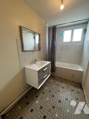 Immeuble à LONGUE centre ville 