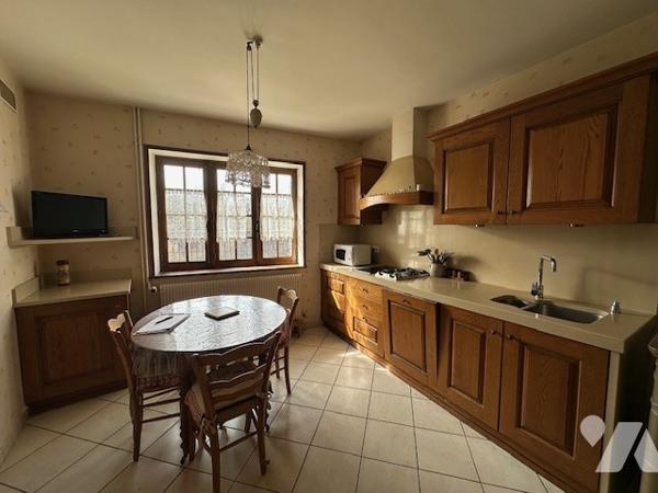 Maison à usage d'habitation avec dépendance