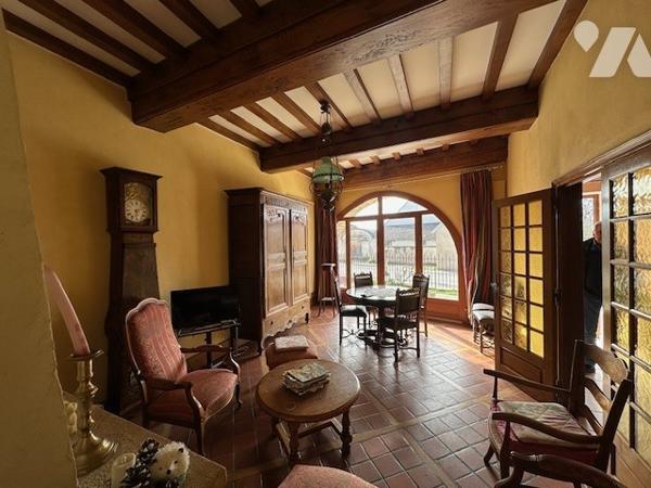 Maison à usage d'habitation avec dépendance