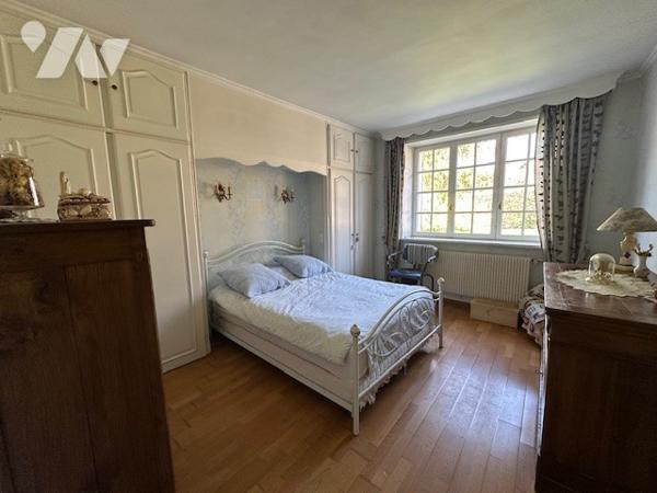 Maison à usage d'habitation avec dépendance