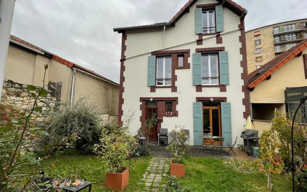 Maison à vendre    6 pièces •  Arcueil