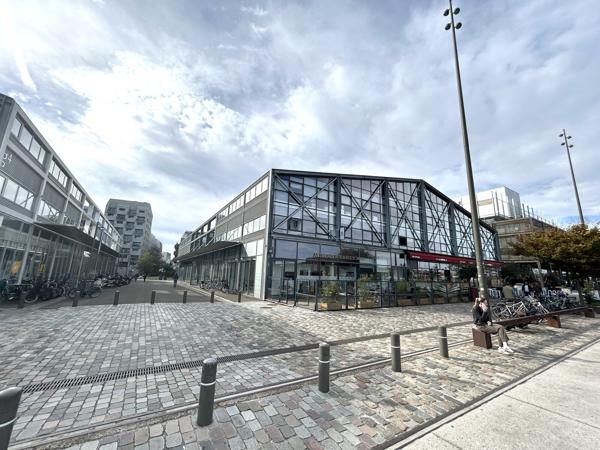 Bureaux à louer à Bordeaux Bassins à Flot 331 m² avec terrasse et parking