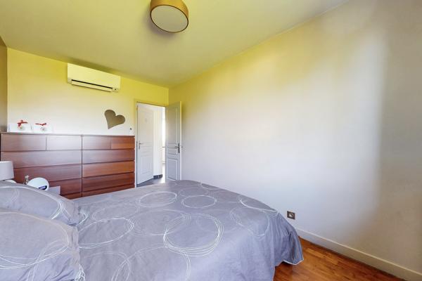 T3 clé en main de 60 m² avec garage, cave et parc privé à BRON