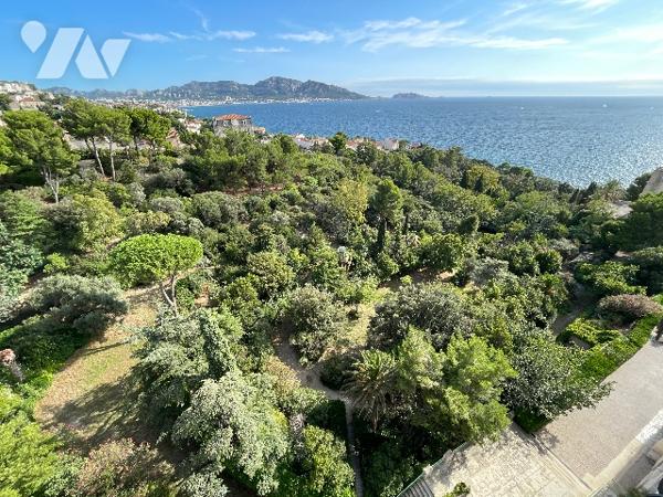 ROUCAS BLANC 13007 MARSEILLE, PARC MONTVERT T3/4 vue mer et iles, garage.