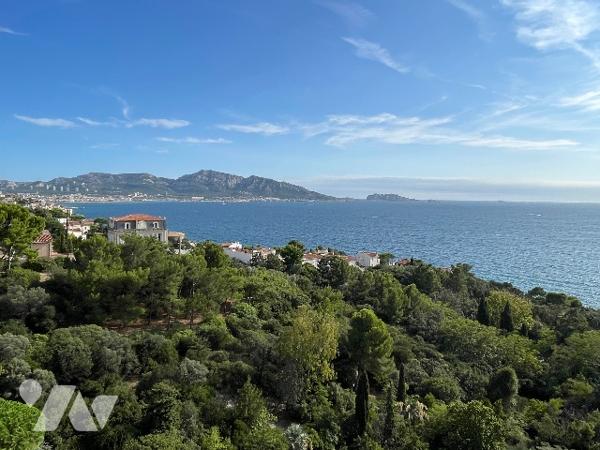 ROUCAS BLANC 13007 MARSEILLE, PARC MONTVERT T3/4 vue mer et iles, garage.