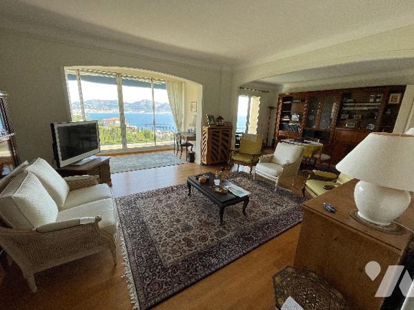 ROUCAS BLANC 13007 MARSEILLE, PARC MONTVERT T3/4 vue mer et iles, garage.