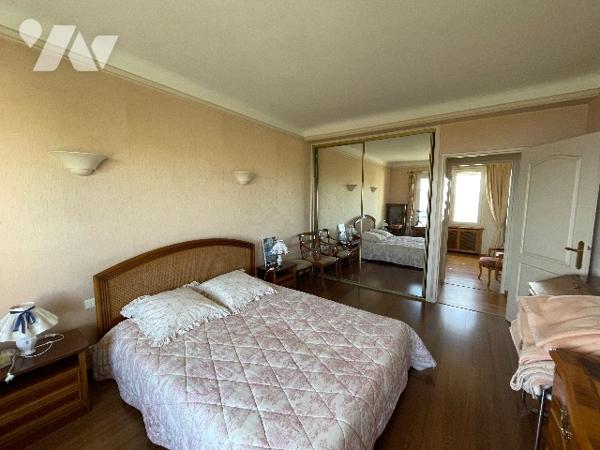 ROUCAS BLANC 13007 MARSEILLE, PARC MONTVERT T3/4 vue mer et iles, garage.