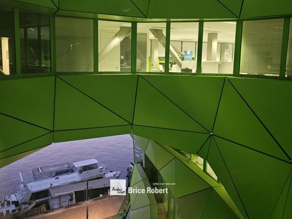 Bureaux à louer Lyon 2ème Confluence terrasses et parkings en sous-sol