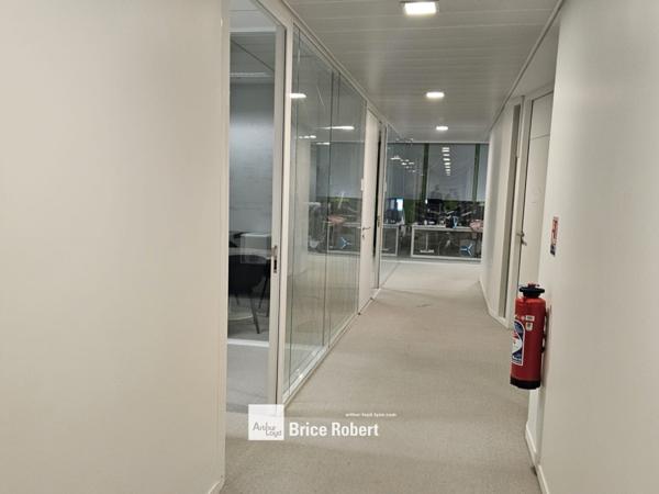 Bureaux à louer Lyon 2ème Confluence terrasses et parkings en sous-sol