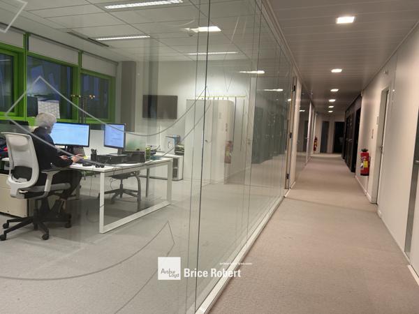 Bureaux à louer Lyon 2ème Confluence terrasses et parkings en sous-sol