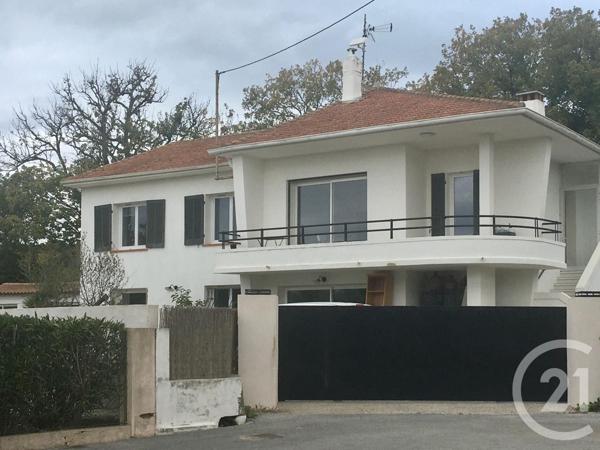 Maison à vendre  8 pièces - 200 m2 FREJUS - 83
