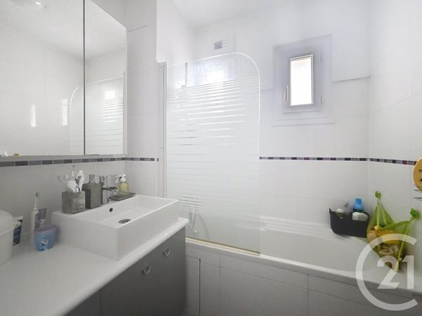 Appartement F4 à vendre  4 pièces - 76 m2 ST PRIEST - 69