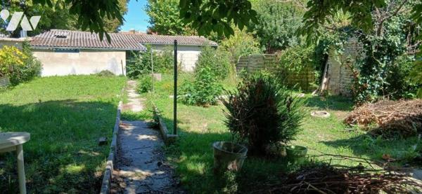 SAINT SYMPHORIEN, maison ancienne de 