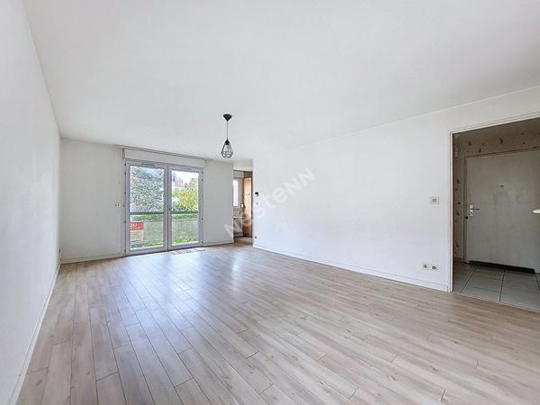 Nantes Nord - Grand Val : En Vente ! Appartement T3 rdc surlevé, proche toutes commodiftés, 2 chambres, parking s/sol et balcon.