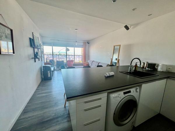 Appartement 2 pièces, 43 m2 avec terrasse vue panoramique Stade Vélodrome Le Grand Pavois 13008 Marseille