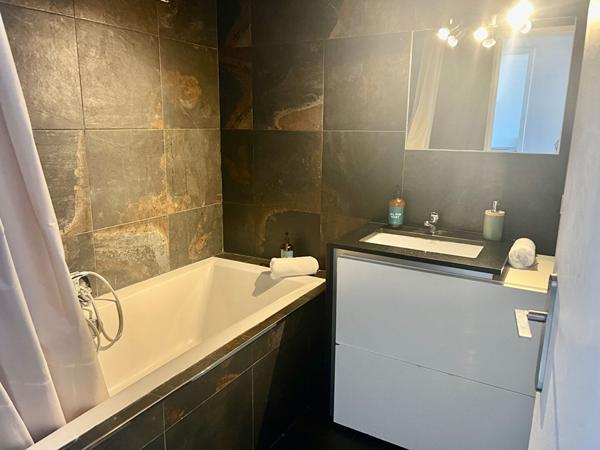 Appartement 2 pièces, 43 m2 avec terrasse vue panoramique Stade Vélodrome Le Grand Pavois 13008 Marseille