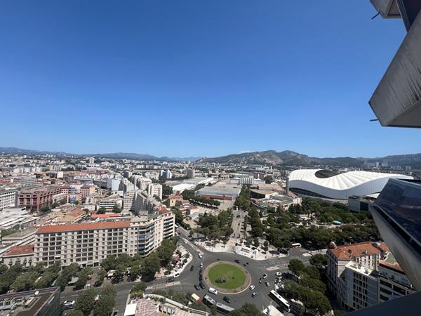 Appartement 2 pièces, 43 m2 avec terrasse vue panoramique Stade Vélodrome Le Grand Pavois 13008 Marseille