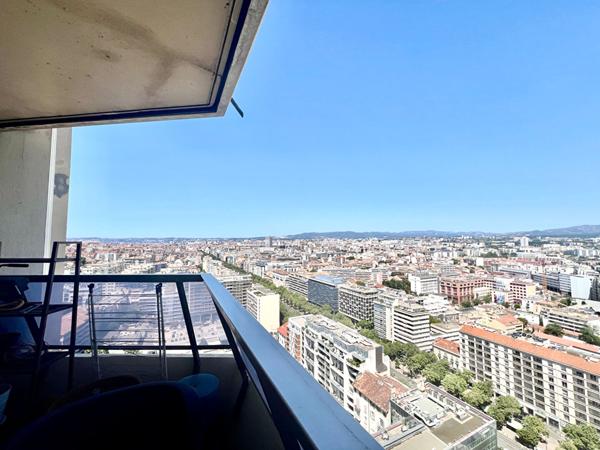 Appartement 2 pièces, 43 m2 avec terrasse vue panoramique Stade Vélodrome Le Grand Pavois 13008 Marseille