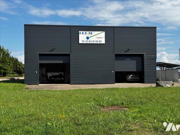 Bâtiment professionnel à TAVAUX