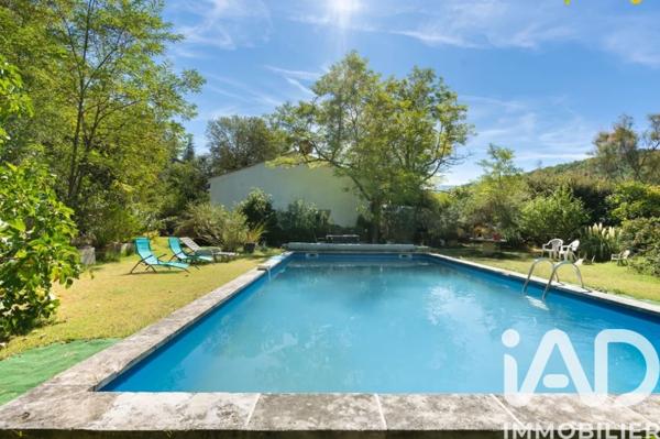 Maison à vendre 6 pièces 239 m² Saignon