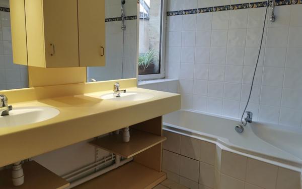 Appartement à louer    3 pièces •  Gradignan