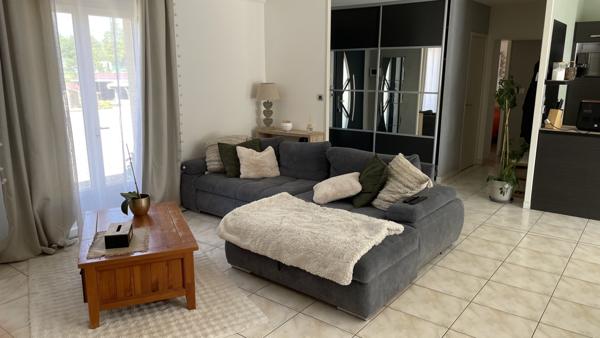 SUPERBE MAISON AU CALME A THURE