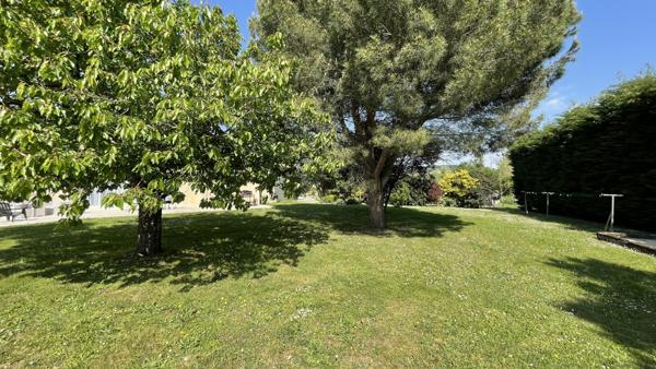 SUPERBE MAISON AU CALME A THURE