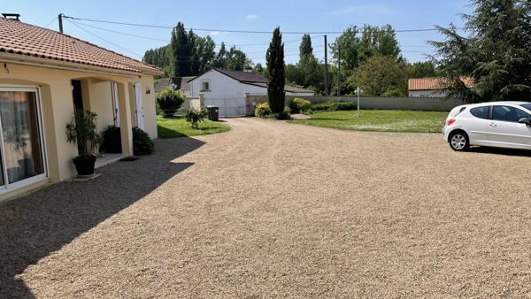 SUPERBE MAISON AU CALME A THURE