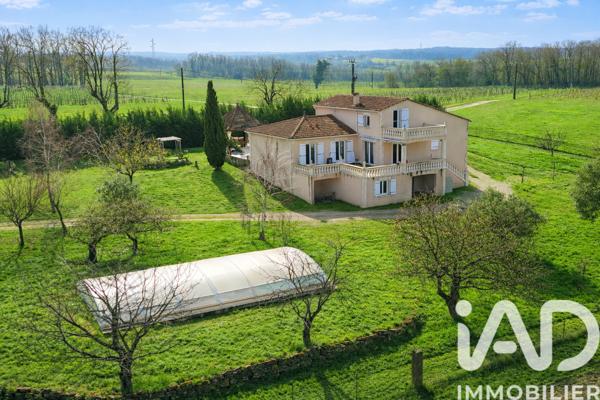 Maison à vendre 7 pièces 170 m² Mosnac-Saint-Simeux