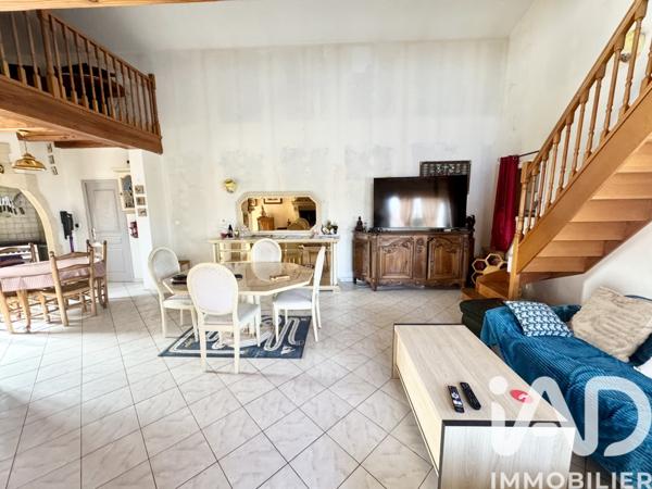 Maison à vendre 7 pièces 170 m² Mosnac-Saint-Simeux