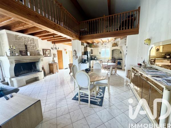 Maison à vendre 7 pièces 170 m² Mosnac-Saint-Simeux