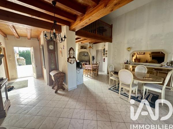 Maison à vendre 7 pièces 170 m² Mosnac-Saint-Simeux