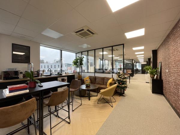 Bureaux rénovés à louer à Villeneuve-d’Ascq - Accessibilité, confort et stationnement inclus