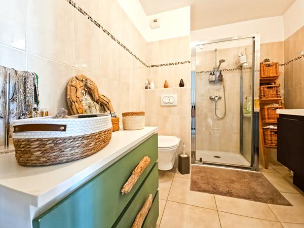 CARQUEIRANNE APPARTEMENT T2 AVEC BELLE TERRASSE ET ASCENSEUR