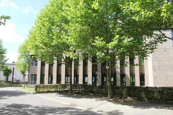 Bureaux à louer à MONTIGNY LE BRETONNEUX 78180