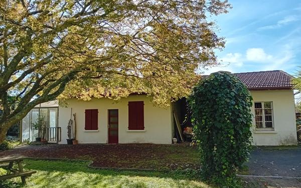 Maison à vendre    2 pièces •  Idron