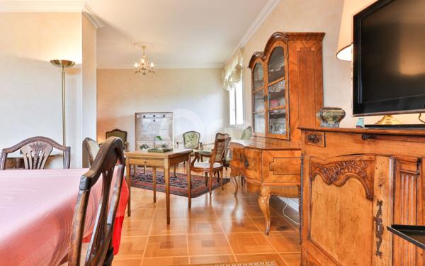 Appartement à vendre    6 pièces • 153 m2 Tassin-la-Demi-Lune