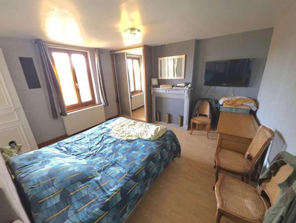 Moulins La Marche 61380 Longère en pierre 109 m² terrain clos 2.850 m²