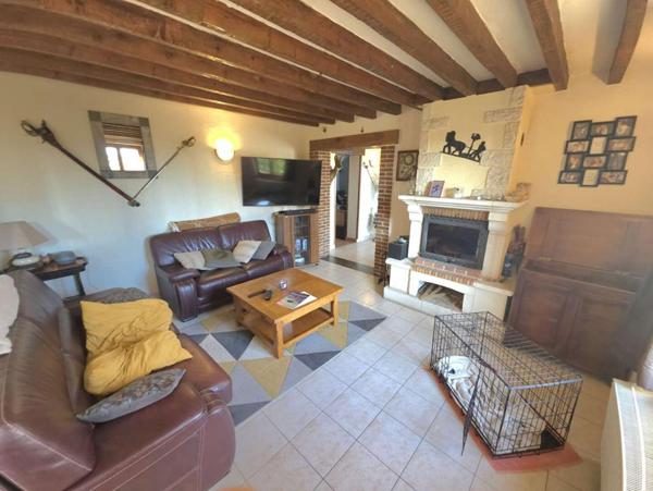 Moulins La Marche 61380 Longère en pierre 109 m² terrain clos 2.850 m²